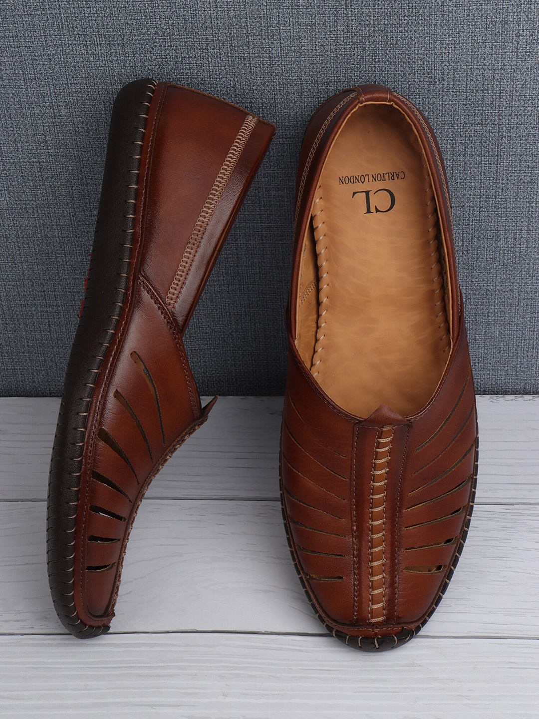 

Carlton London Men Brown Textured Slip-On Sneakers