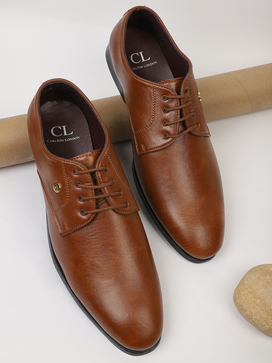 

Carlton London Men Tan Derbys