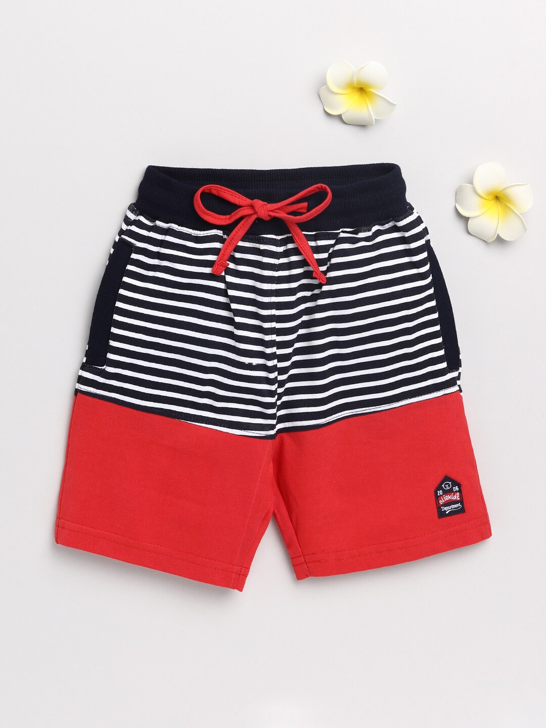 

Olio Kids Boys Black Striped Mid-Rise Regular Fit Shorts