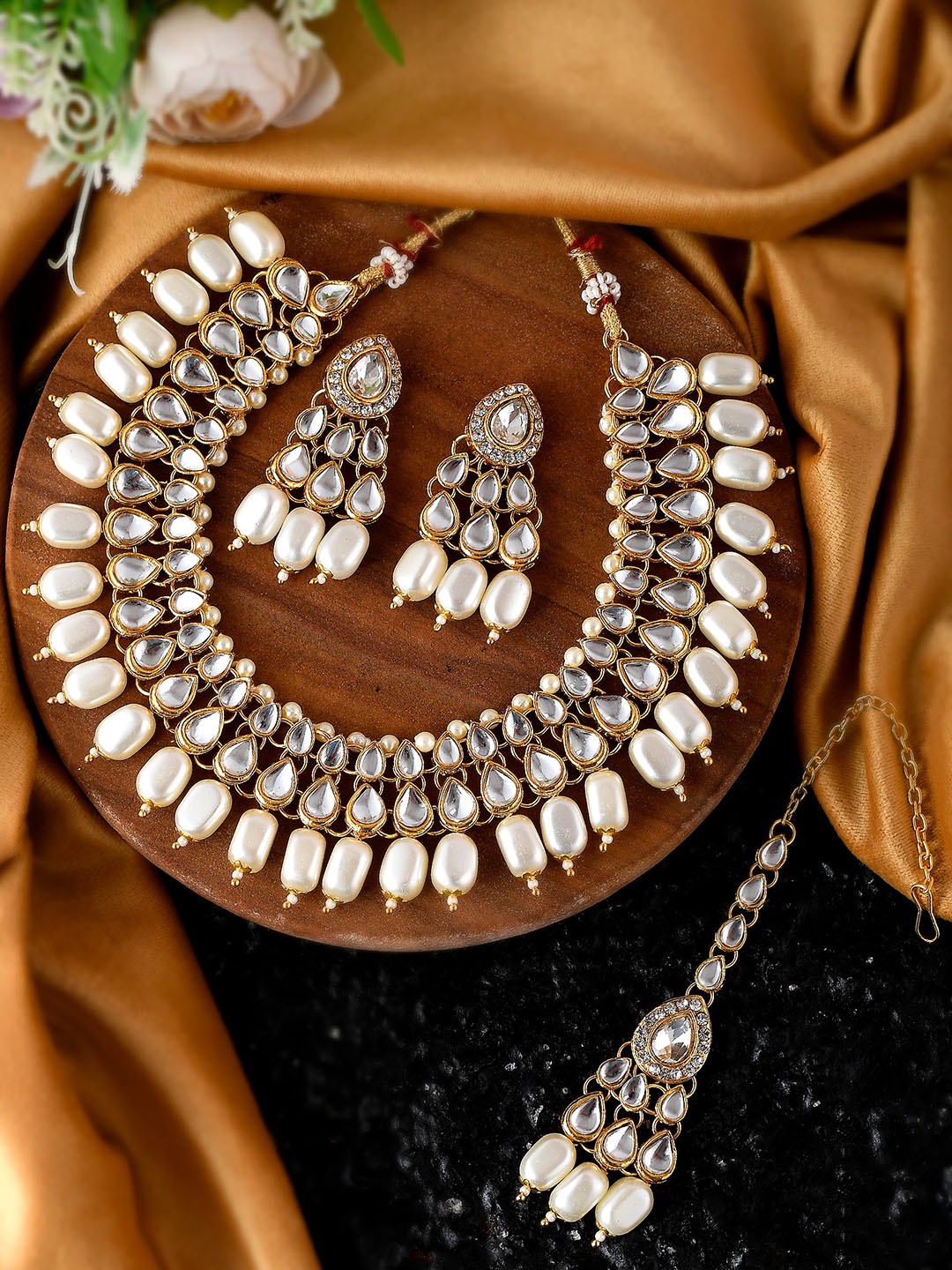 

Shoshaa Gold-Plated & White Handcrafted Kundan Necklace with Earrings