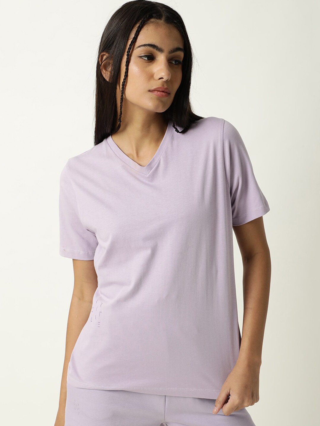 

ARTICALE Women Purple V-Neck Drop-Shoulder Sleeves Pure Cotton Slim Fit T-shirt