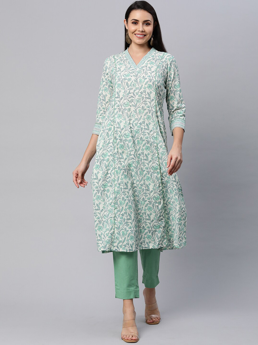 

KAMI KUBI Women Off White Floral Printed Pleated Kurti with Trousers 100% Cotton