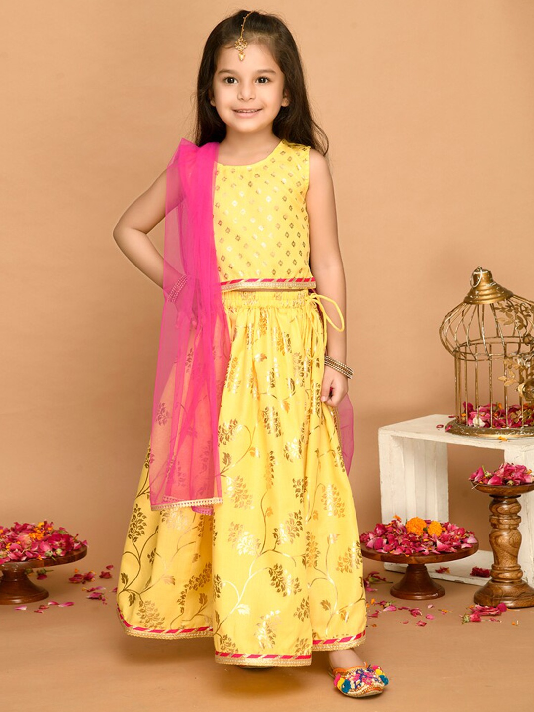 

SAKA DESIGNS Girls Yellow Lehenga Choli