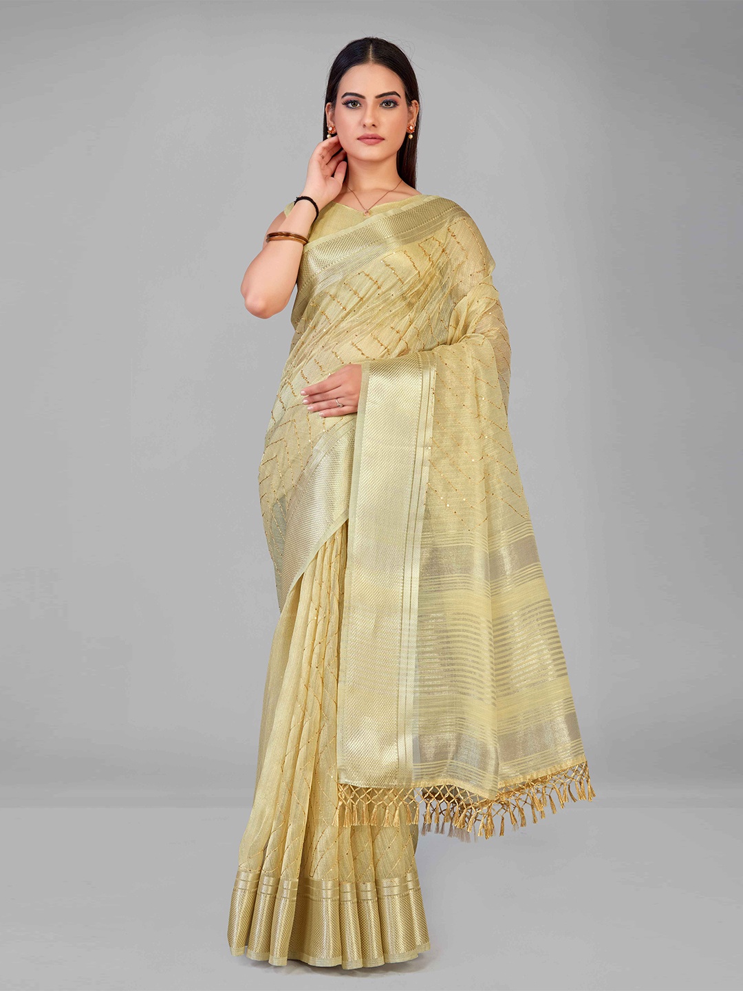 

MANOHARI Women Beige Sarees, Green