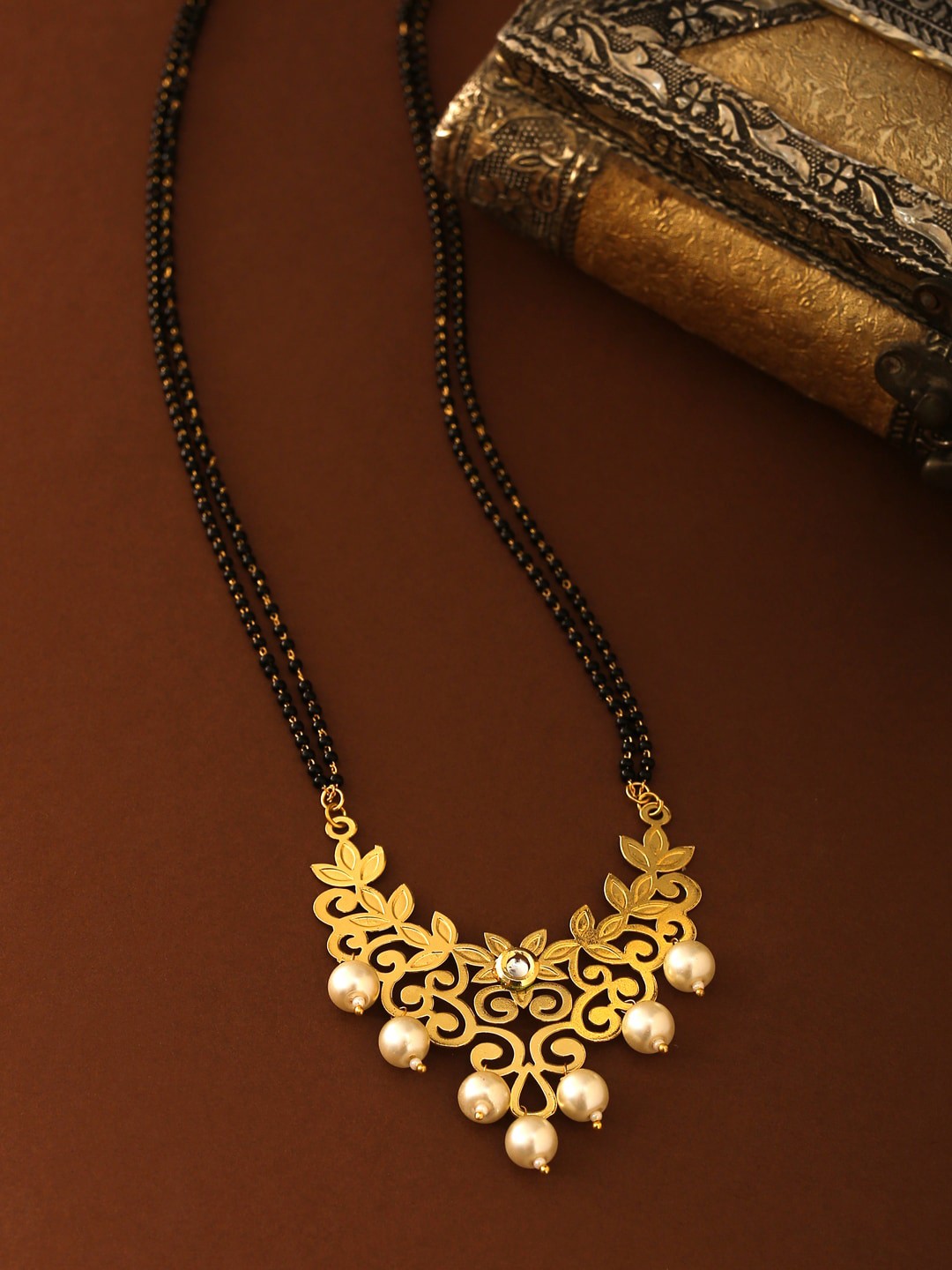 

THE AAB STUDIO Gold-Plated White & Black Pearl-Beaded Kundan-Studded Mangalsutra