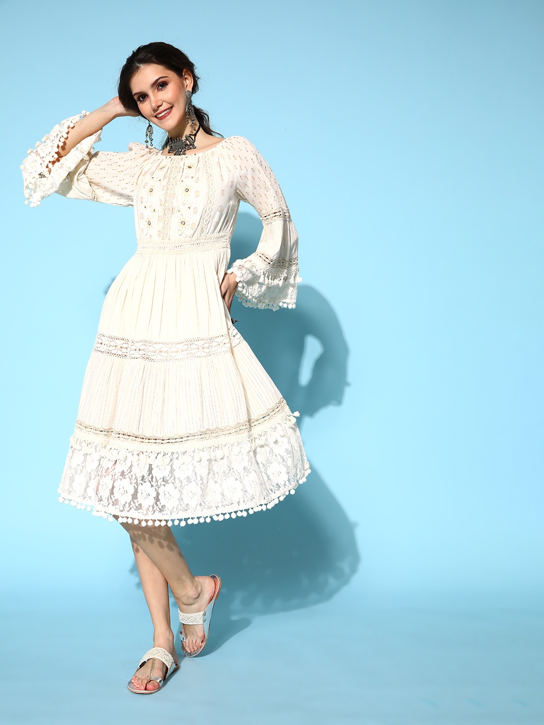 

ZOLA Women Off-white Lightweight Ethnic Motifs Vacay Attire