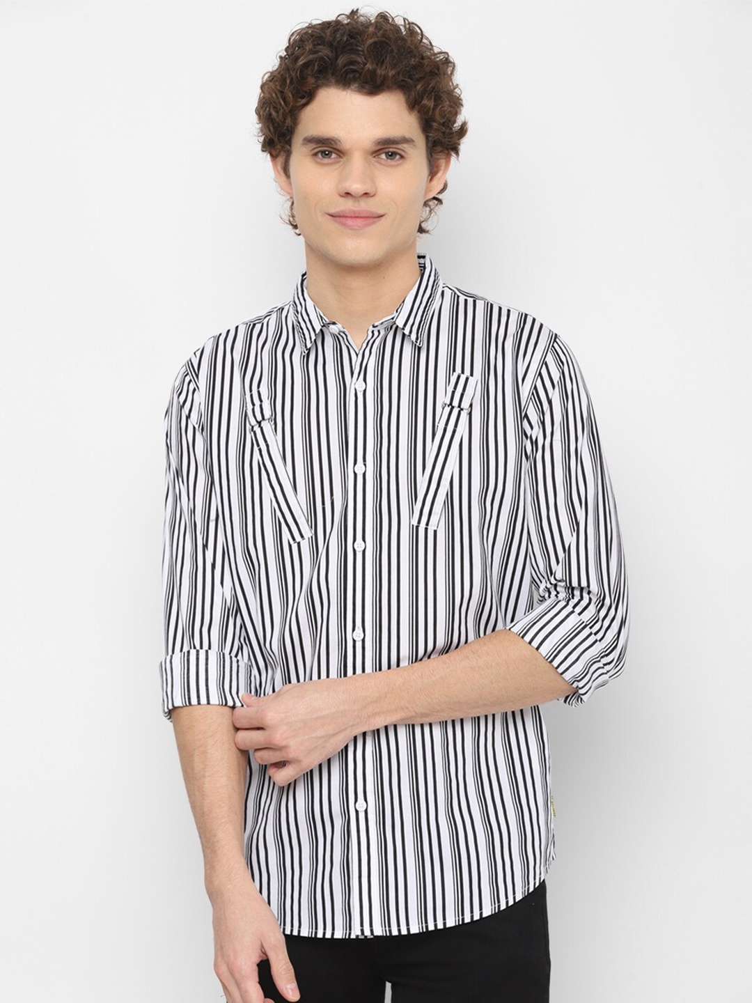 

FOREVER 21 Men Grey & White Striped Casual Shirt