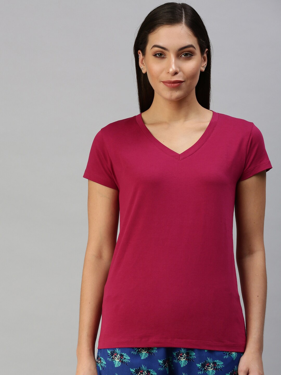 

De Moza Women Maroon V-Neck T-shirt