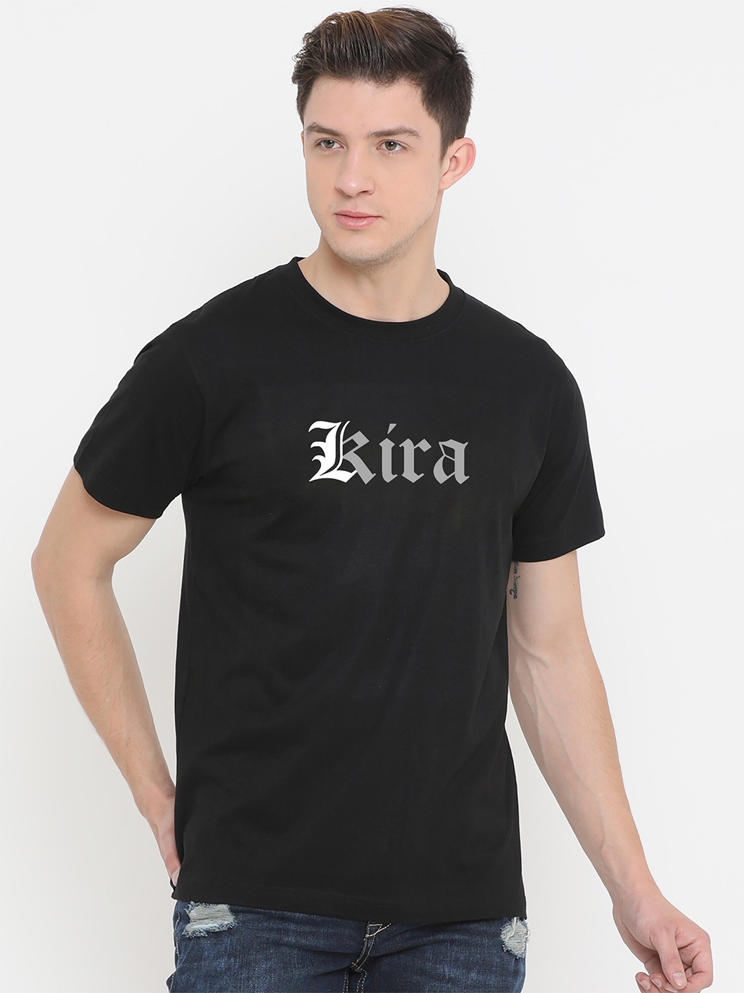 

Fully Filmy Men Black Solid Knitted T-shirt