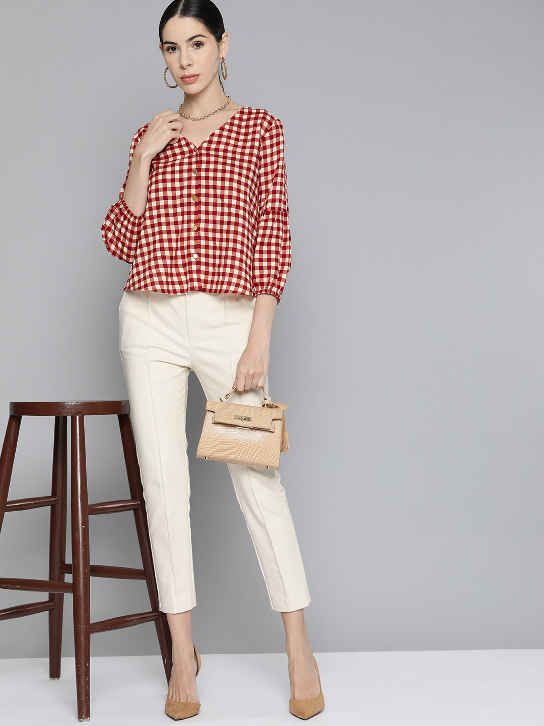 

Chemistry Women Rust Brown & Off White Checked V-Neck Puff Sleeves Top