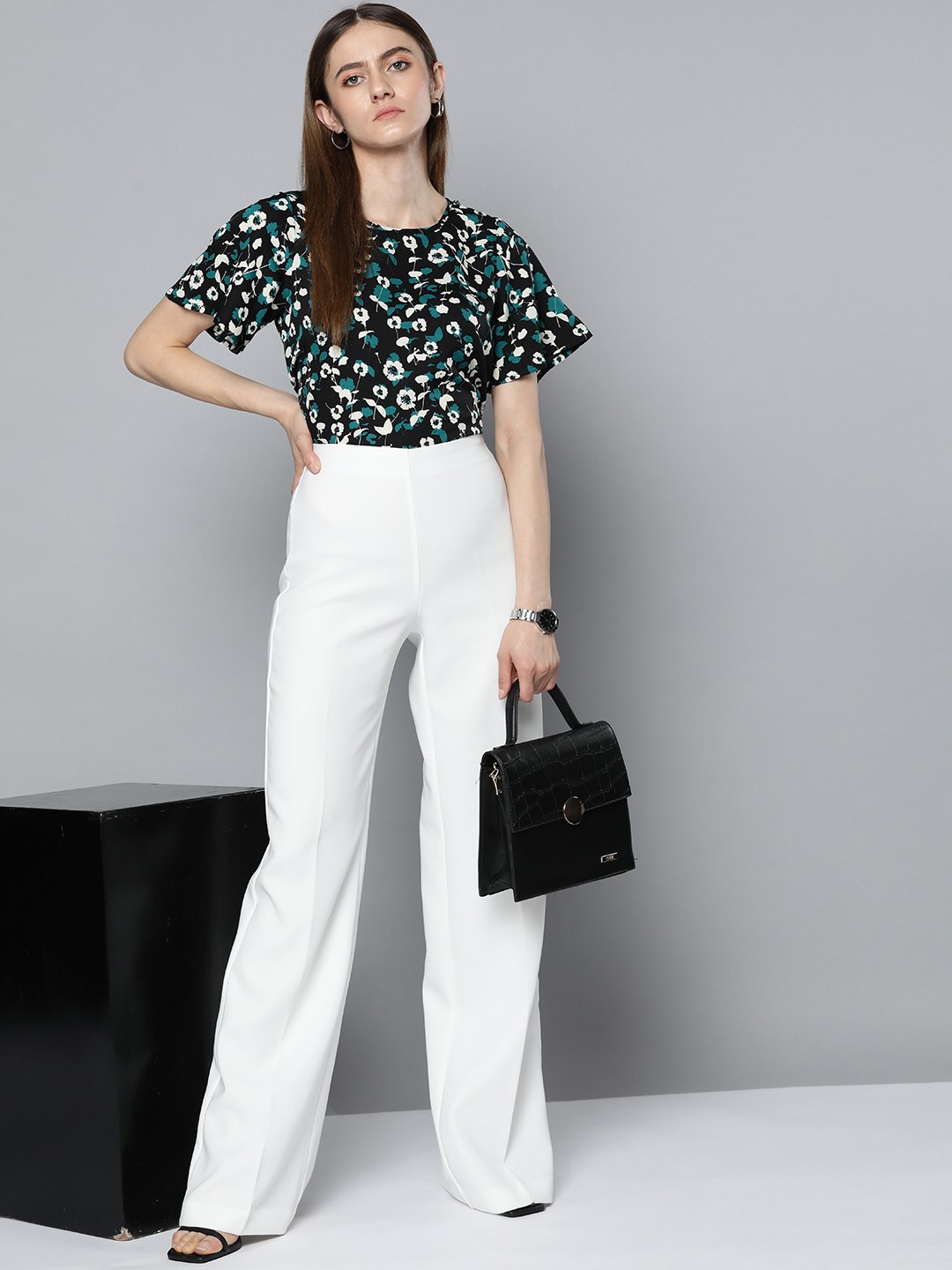 

Chemistry Black & Off White Floral Print Top