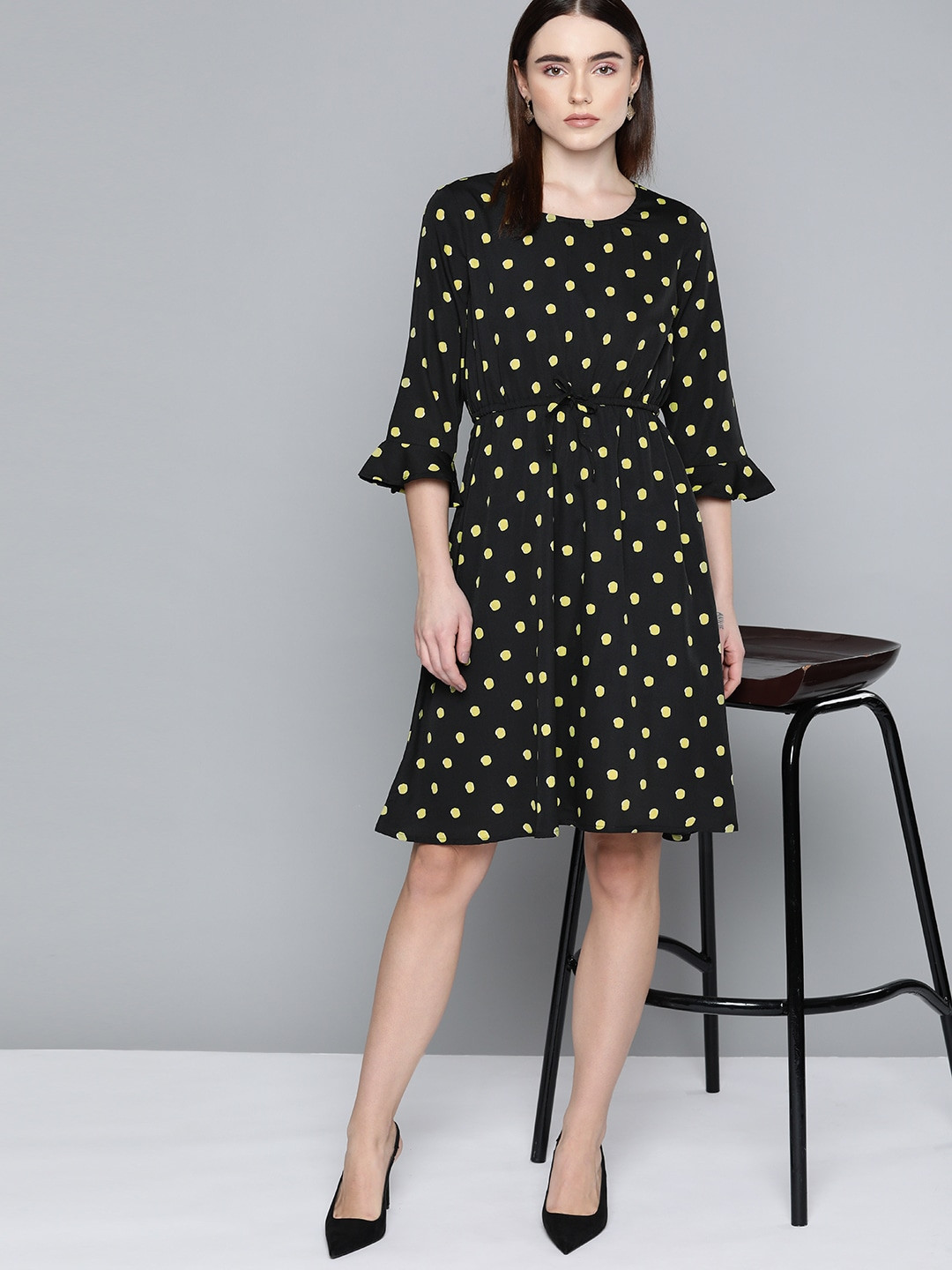

Chemistry Black & Green Geometric Printed Fit and Flare Dress