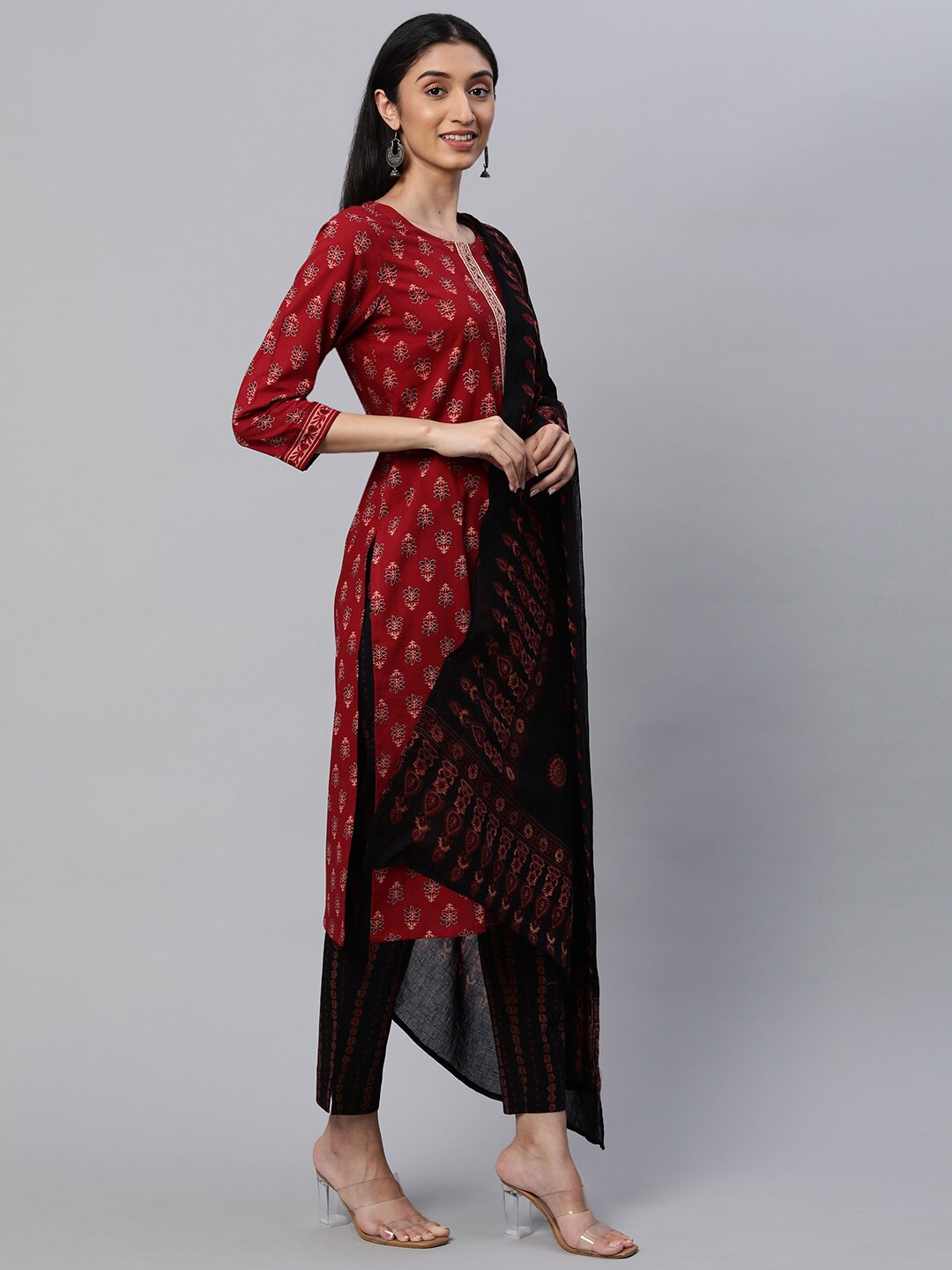 

KAMI KUBI Maroon & Black Printed Pure Cotton Unstitched Dress Material