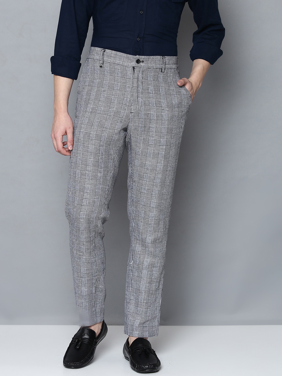 

Antony Morato Men Grey Checked Linen Cotton Slim Fit Trousers