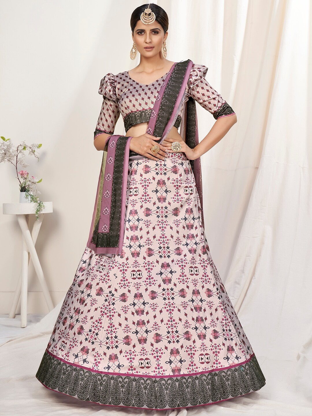 

WHITE FIRE Women Pink Lehenga Choli