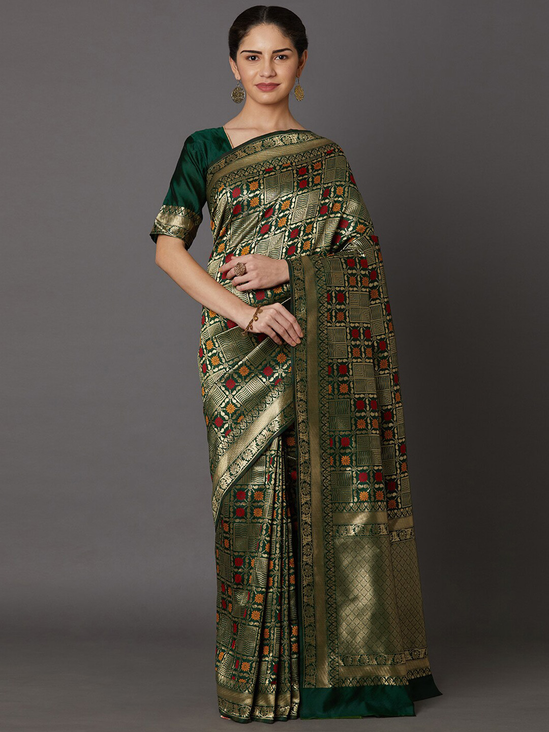 

SHAVYA Women Green Sarees