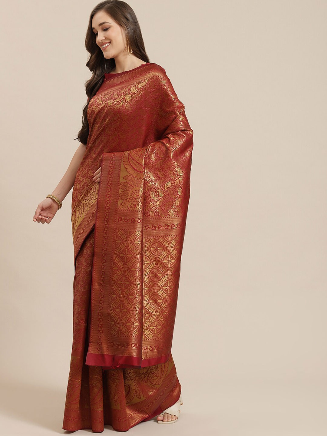 

SHAVYA Women Maroon Sarees