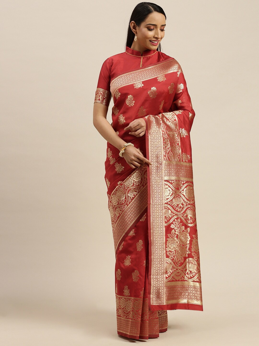 

SHAVYA Women Red Sarees