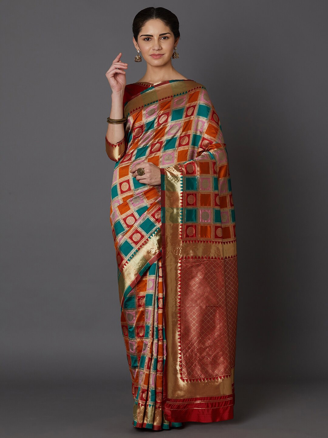 

SHAVYA Women Orange Sarees