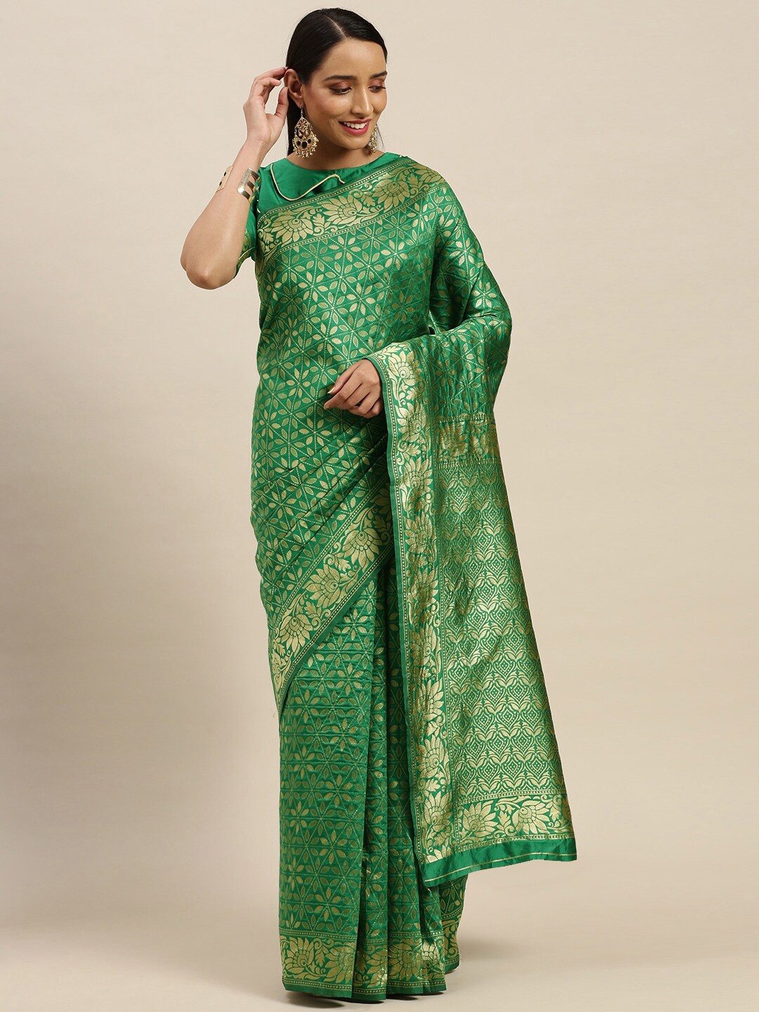 

SHAVYA Women Green Sarees