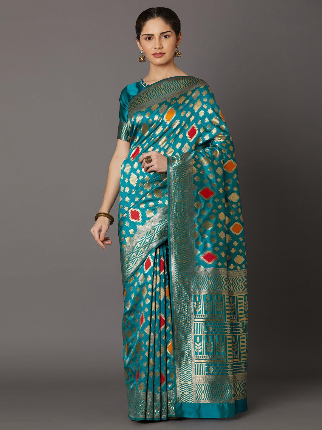 

SHAVYA Women Green Sarees