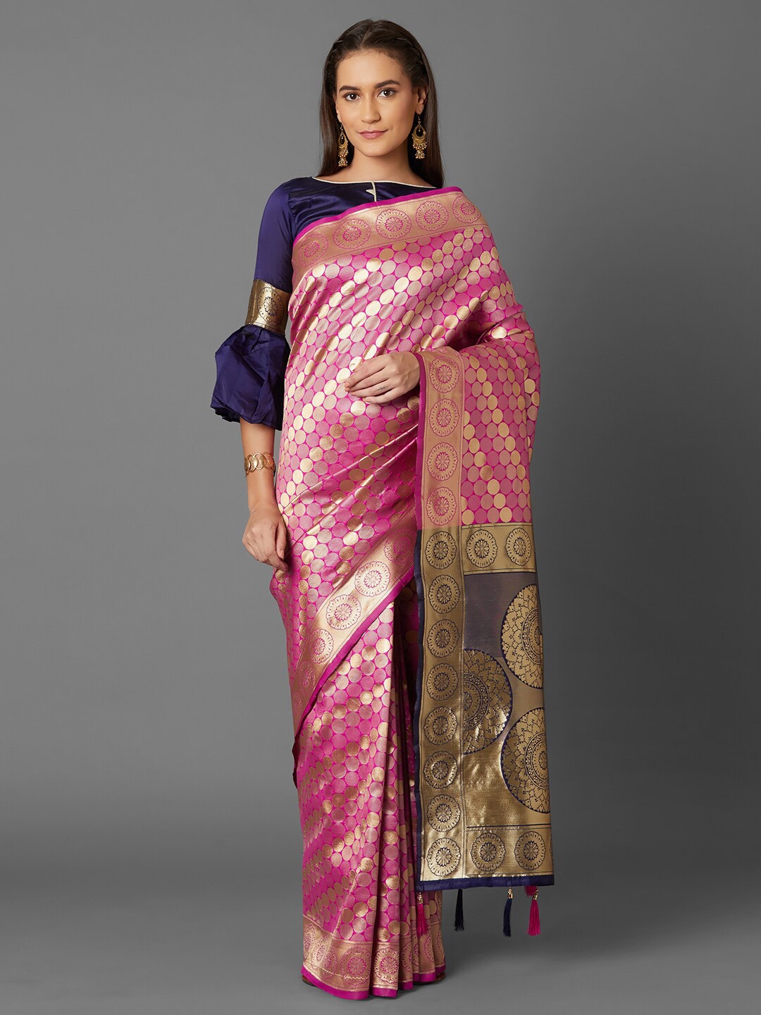 

SHAVYA Women Pink Sarees