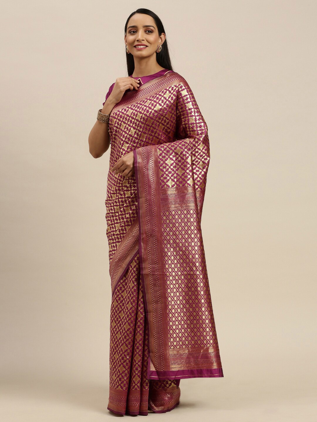 

SHAVYA Women Violet Sarees