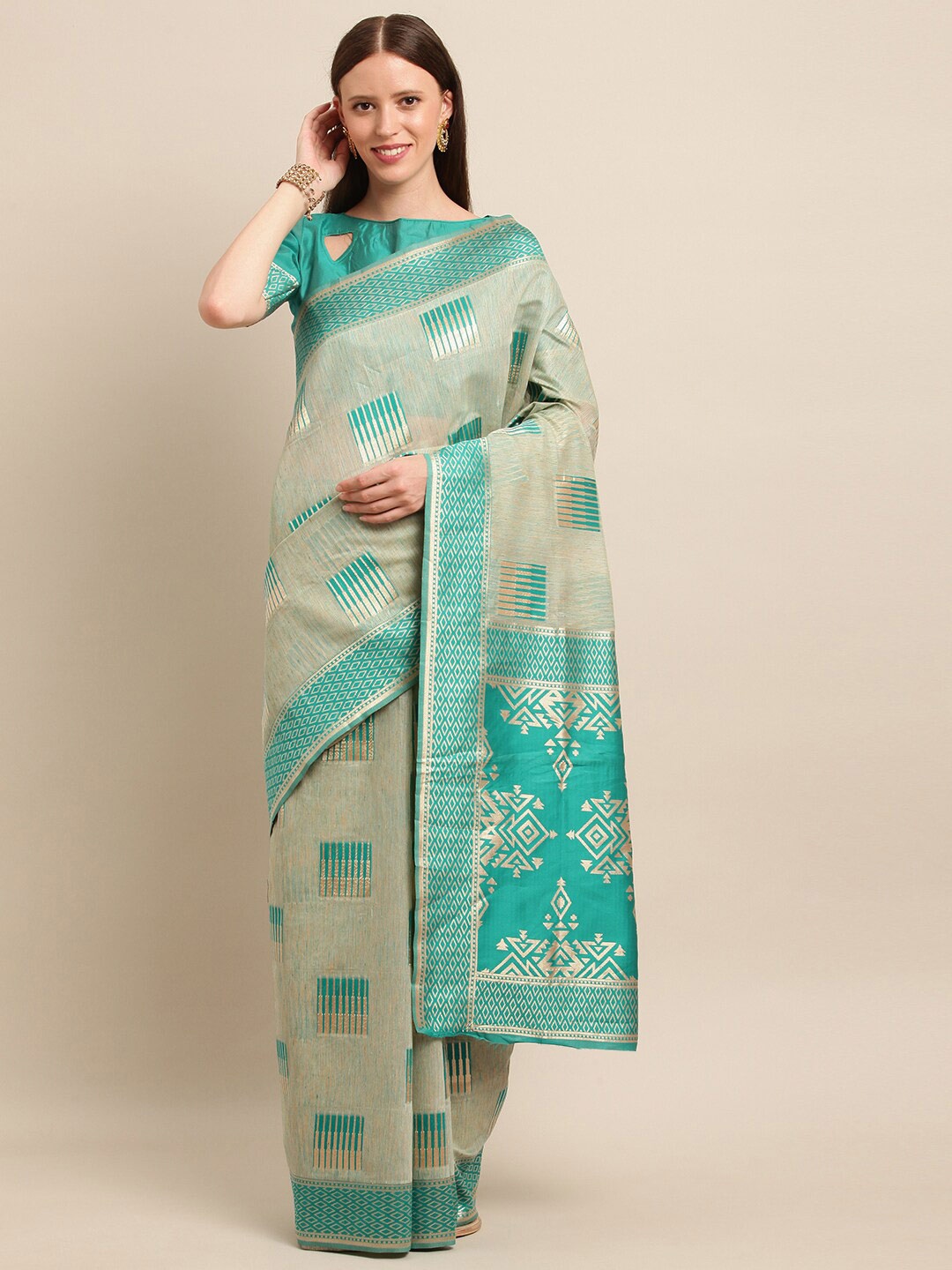 

SHAVYA Women Green Sarees