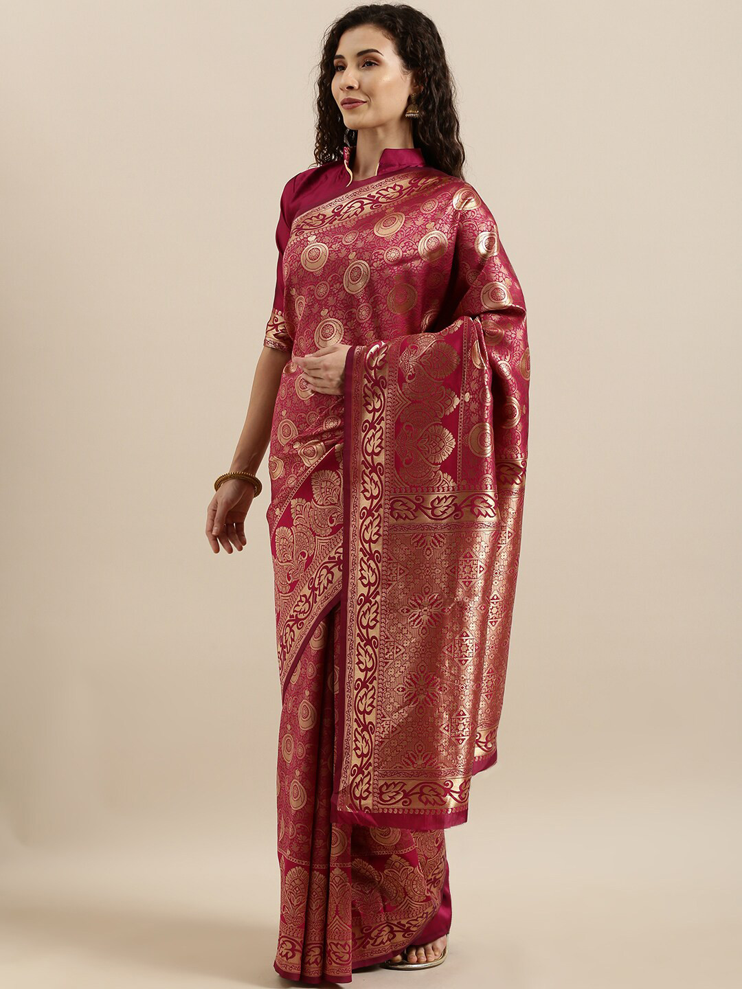

SHAVYA Women Pink Sarees