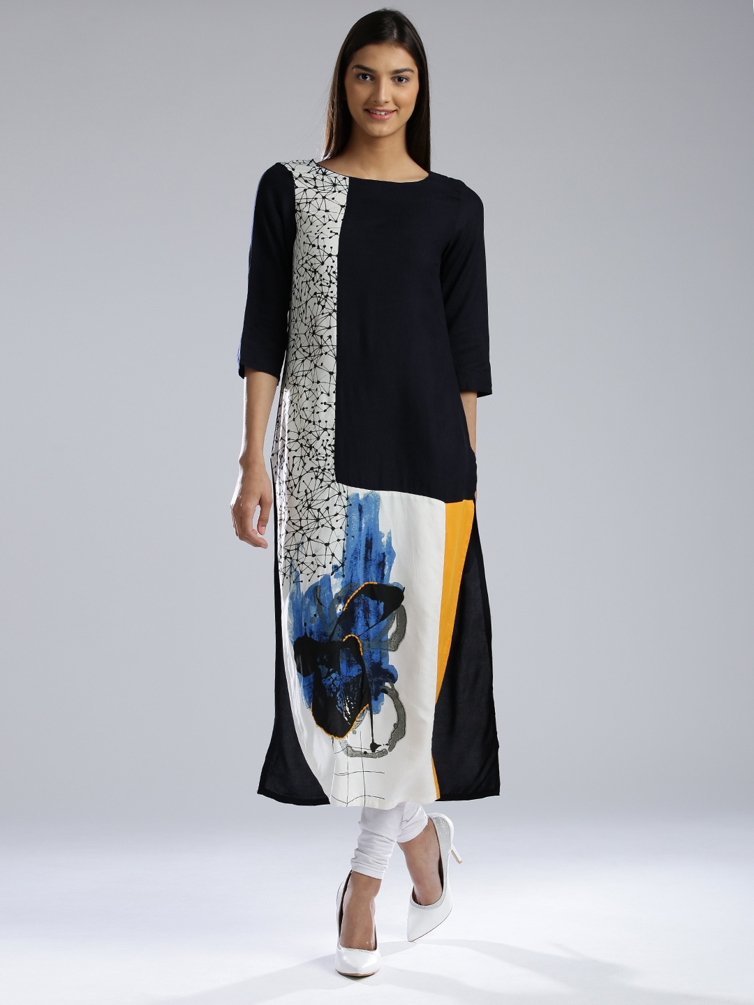 

W Women Navy & White Printed Straight Kurta, Navy blue