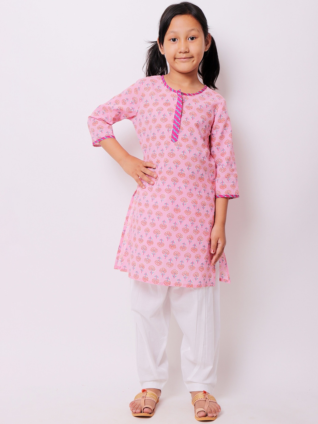 

My Little Lambs Girls Pink Ethnic Motifs Printed Pure Cotton Kurta with Pyjamas