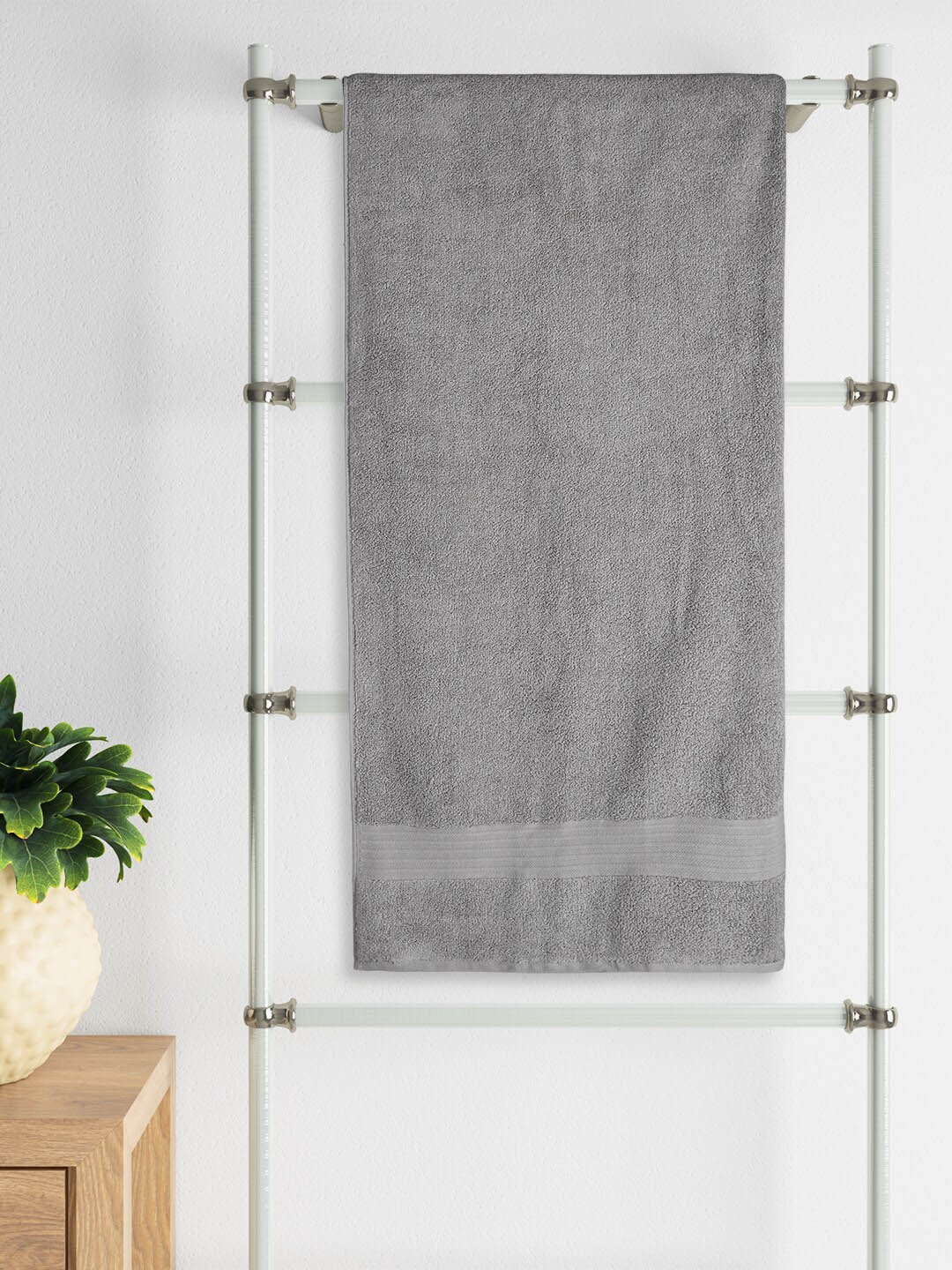 

Living scapes by Pantaloons Unisex Grey Solid 550 GSM Bath Towel