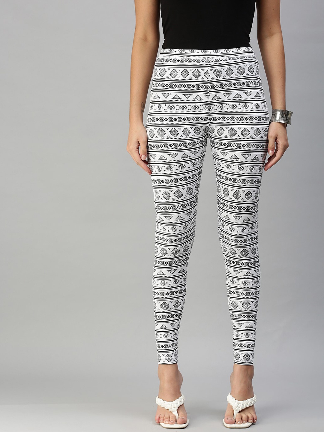 

De Moza Women White & Black Printed Ankle-Length Cotton Leggings