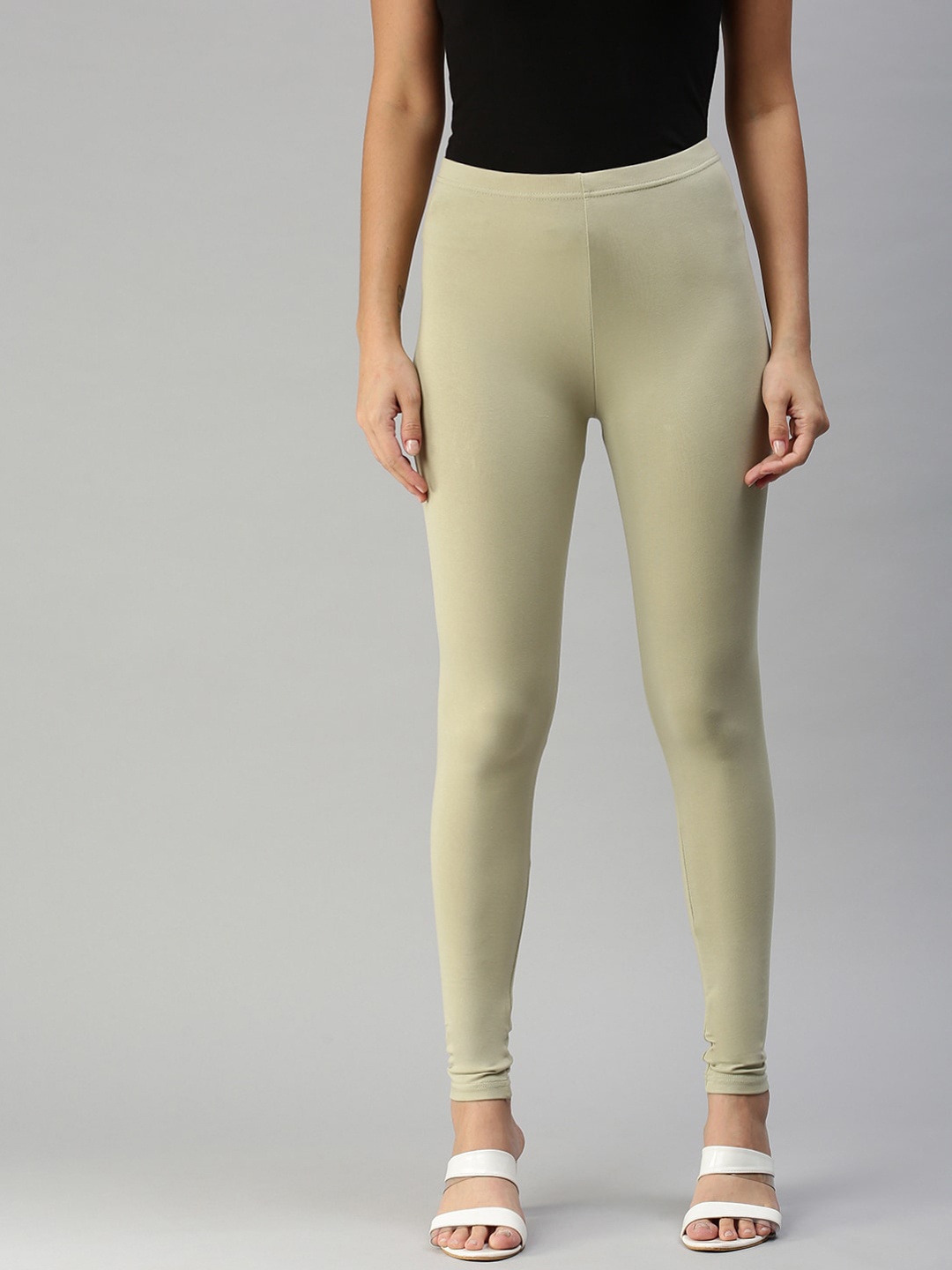 

De Moza Women Green Solid Ankle-Length Leggings