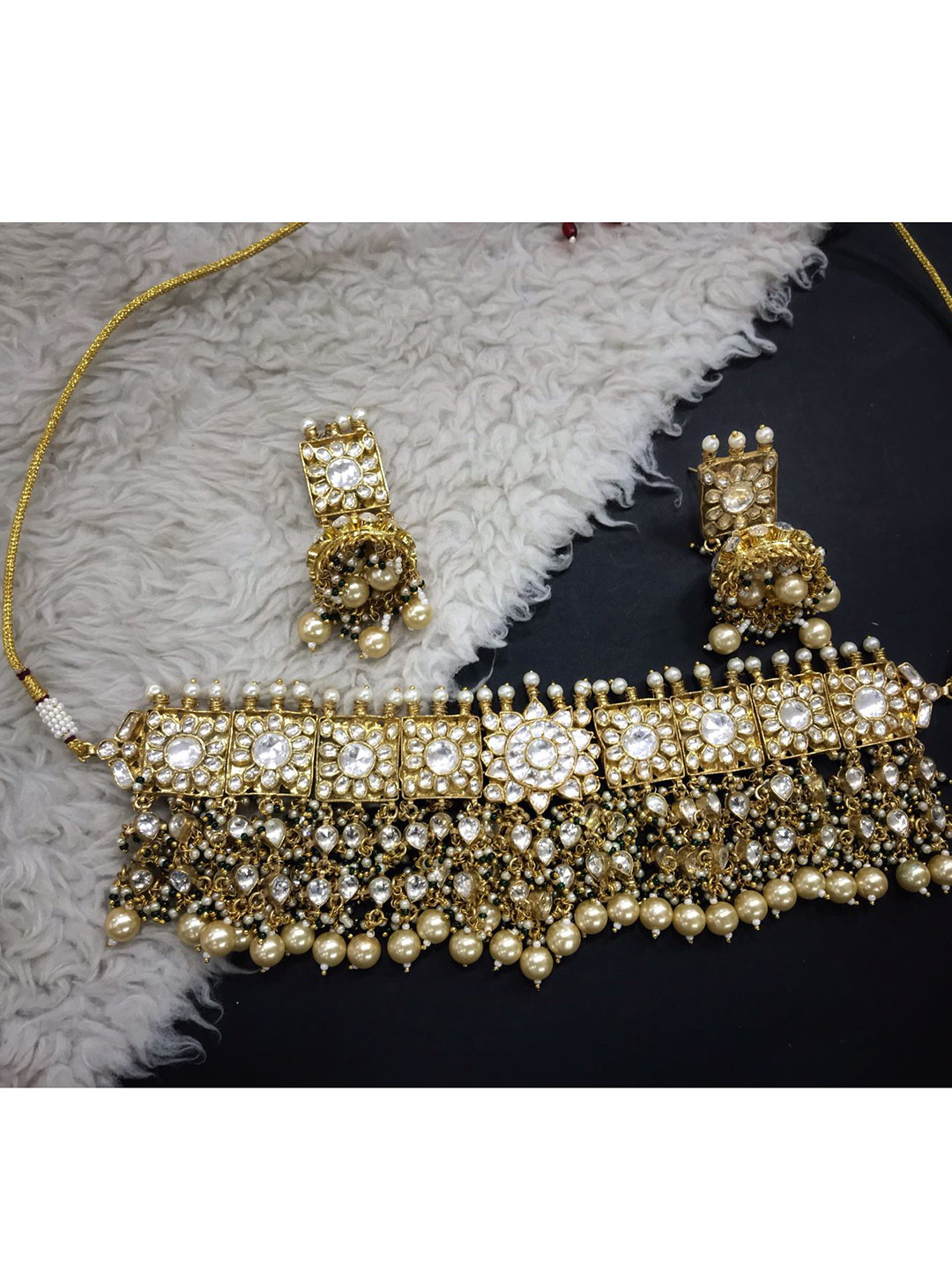 

SURYAM DESIGNER JEWELLERY Gold-Plated White Kundan-Studded & Beaded Handcrafted Jewellery Set