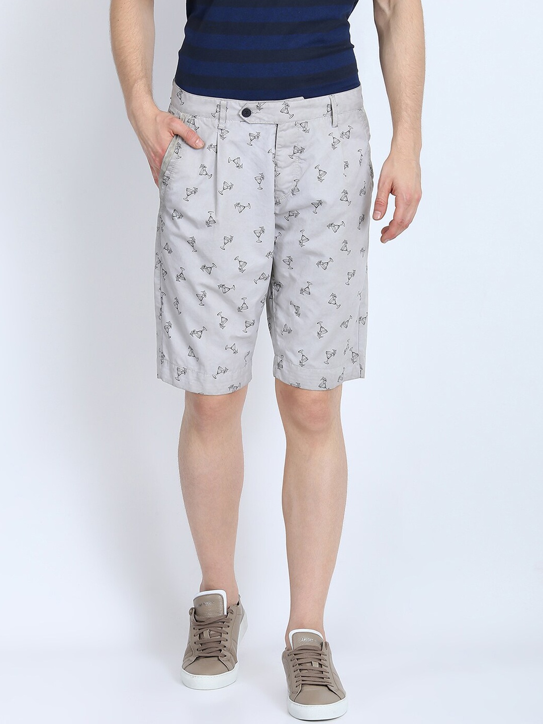 

Antony Morato Men Grey Conversational Printed Slim Fit Shorts