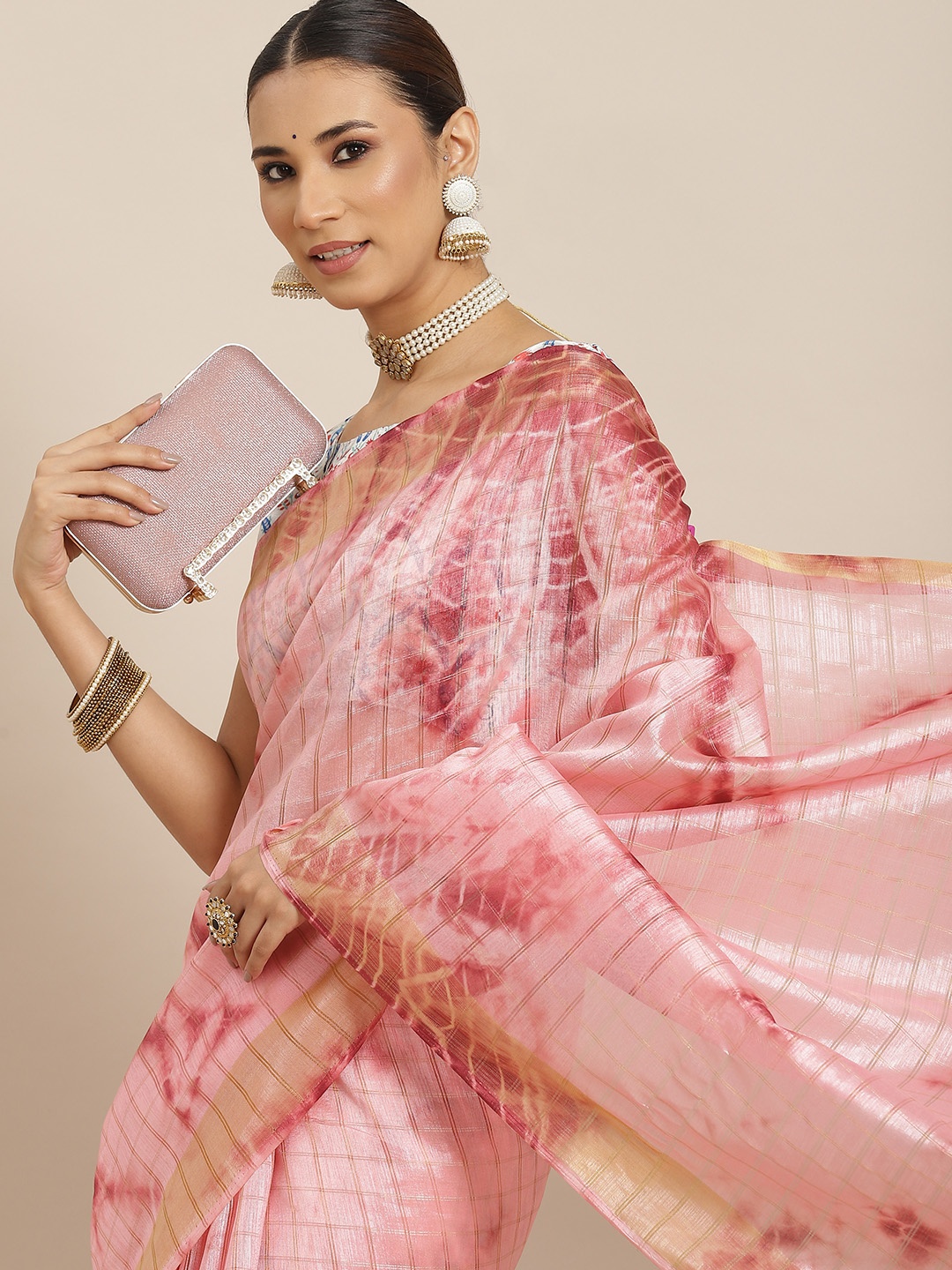 

Havida Sarees Pink Checked Art Silk Arani Saree with Printed Blouse Piece