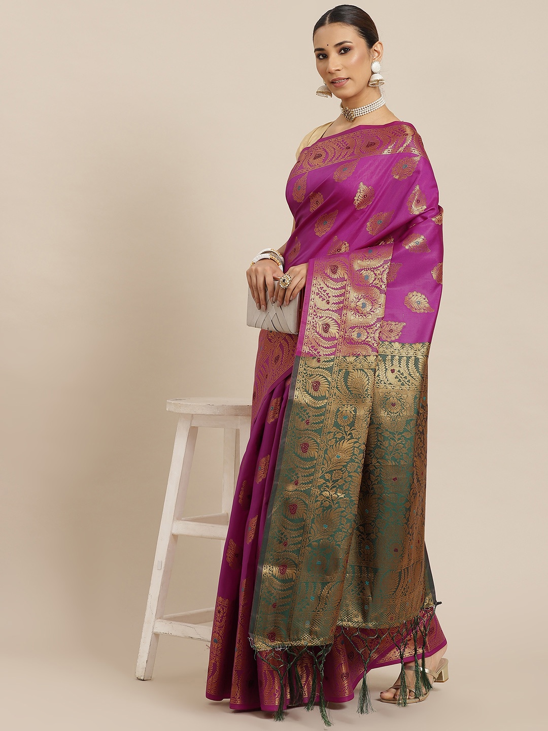 

Havida Sarees Fuchsia & Green Woven Design Zari Border Banarasi Saree with Blouse Piece