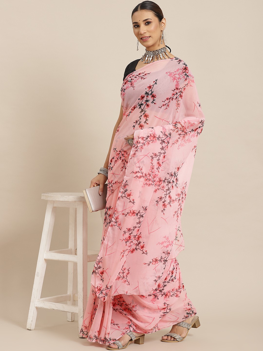 

Havida Sarees Pink Floral Printed Saree with Blouse Piece