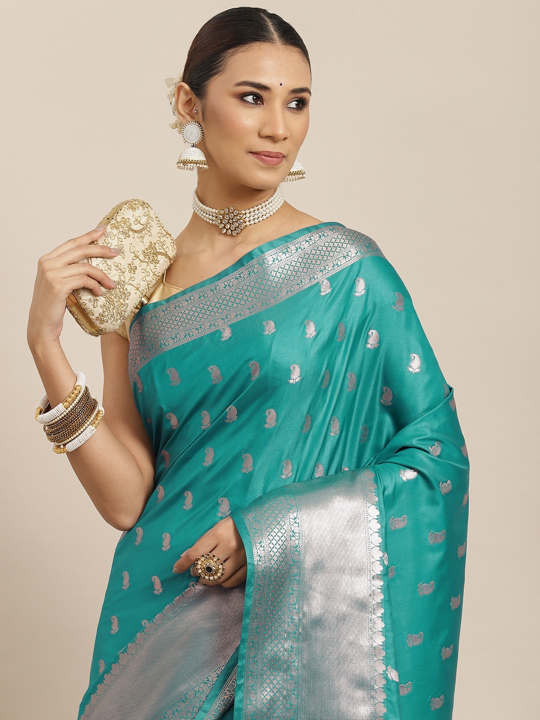 

Havida Sarees Turquoise Blue & Silver Ethnic Motifs Kanjeevaram Saree