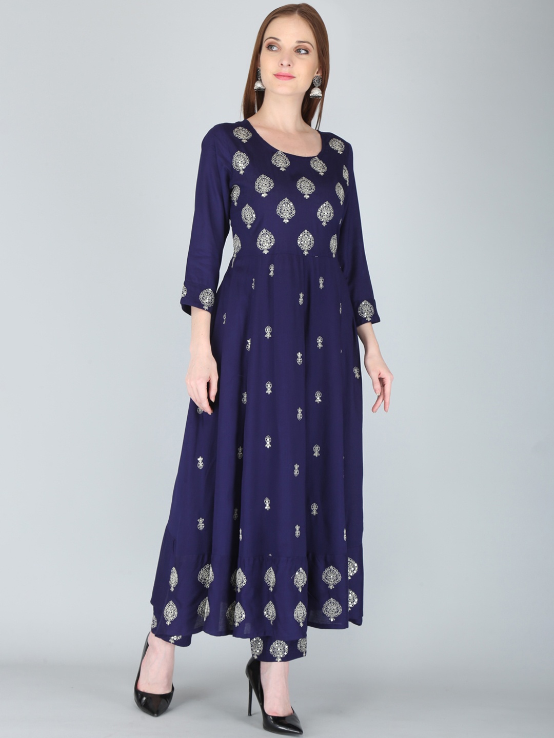 

IkDaiya Women Blue Ethnic Motifs Printed Kurta with Trousers