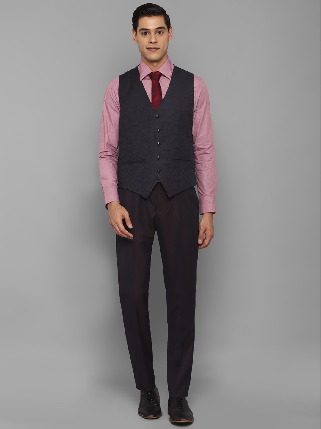 

Allen Solly Men Black Solid Single-Breasted Slim-Fit Three-Piece Suit