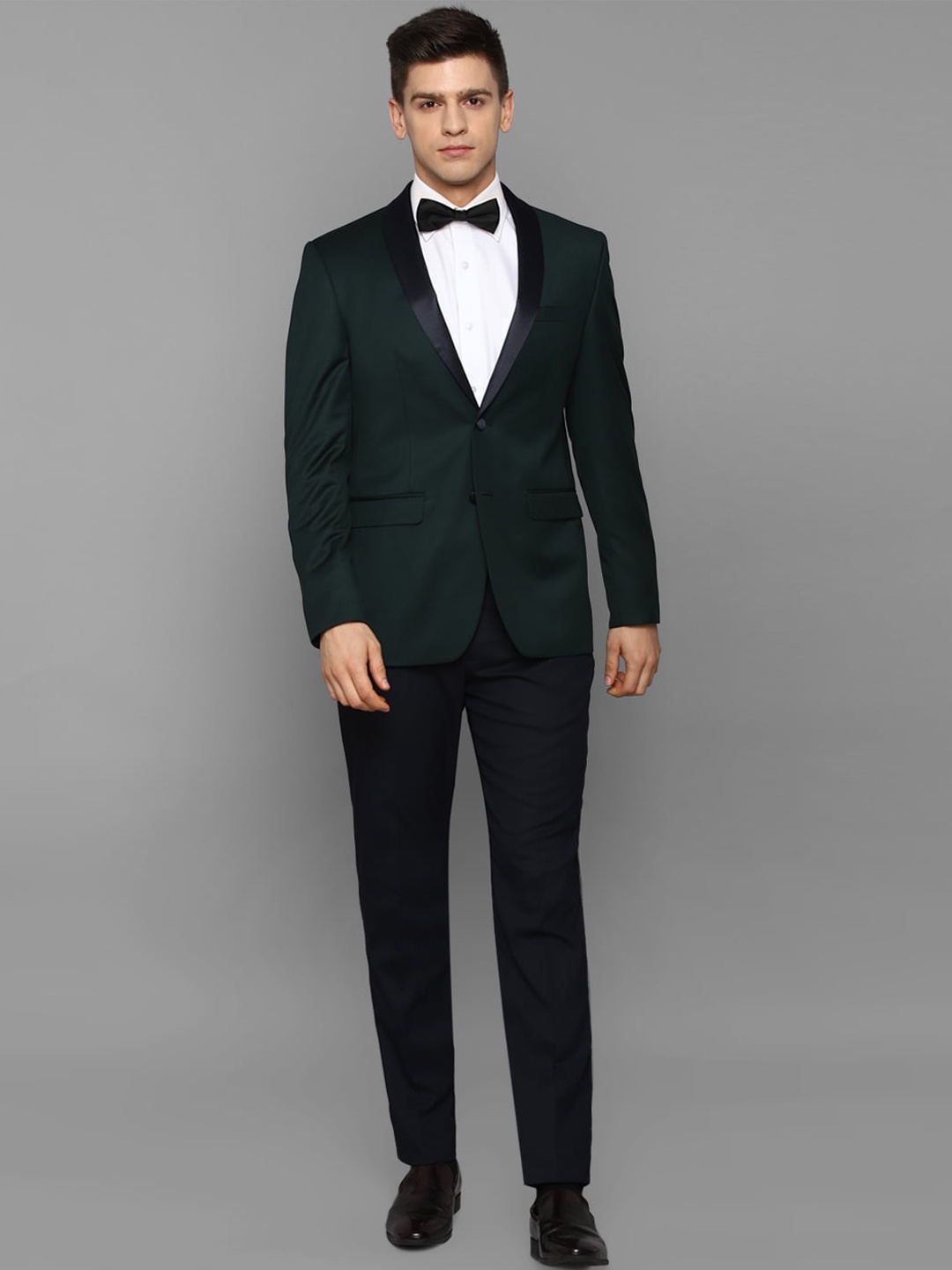 

Allen Solly Men Green Solid Single-Breasted Slim-Fit Suit