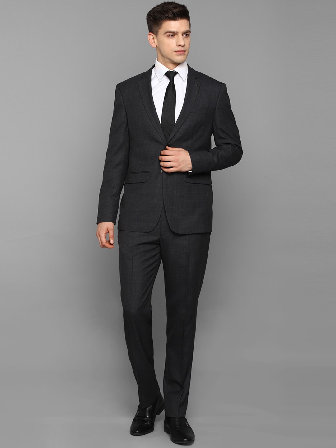 

Allen Solly Men Black Solid Single-Breasted Slim-Fit Suit