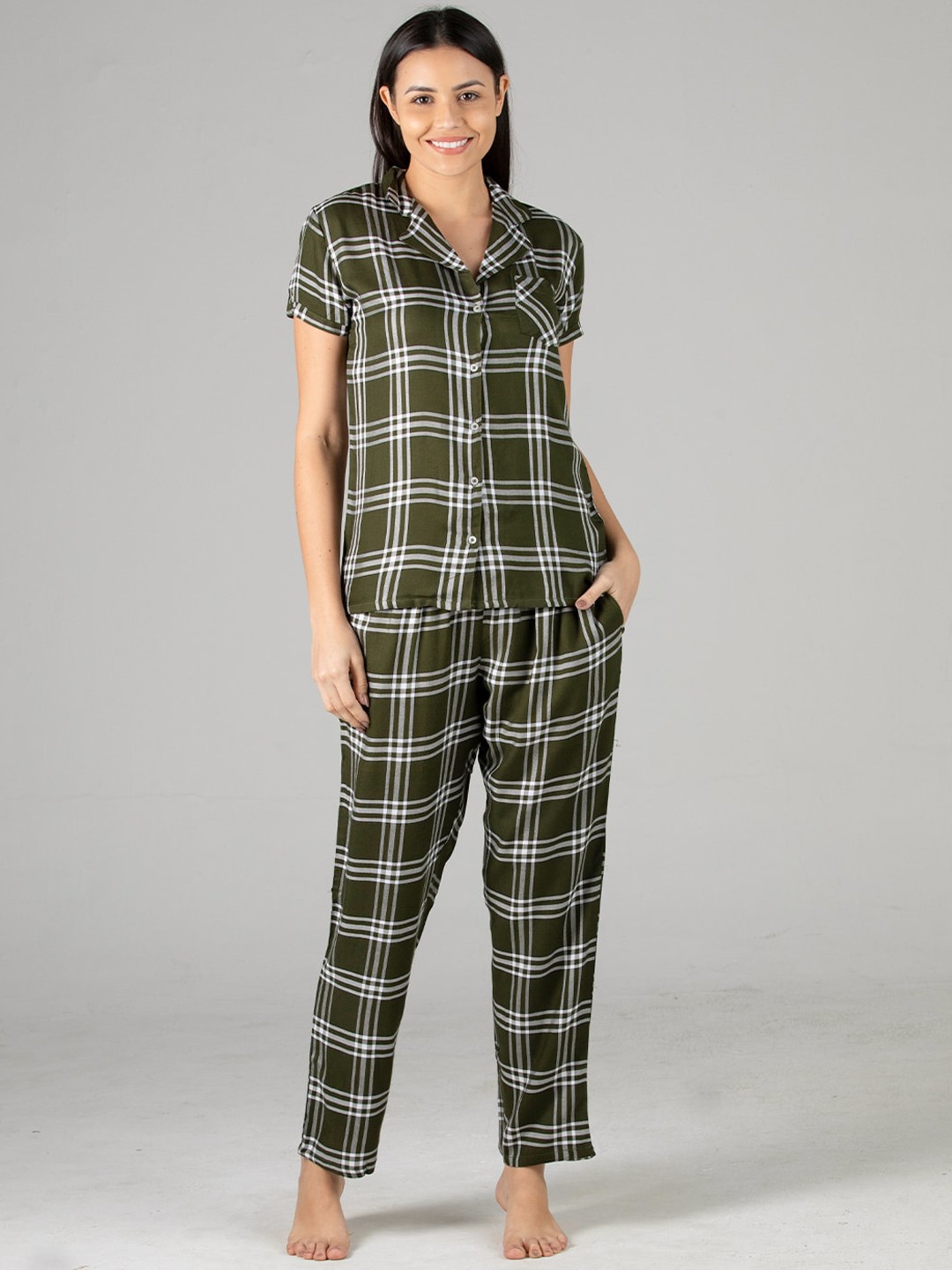 

evolove Women Green & White Checked Night suit