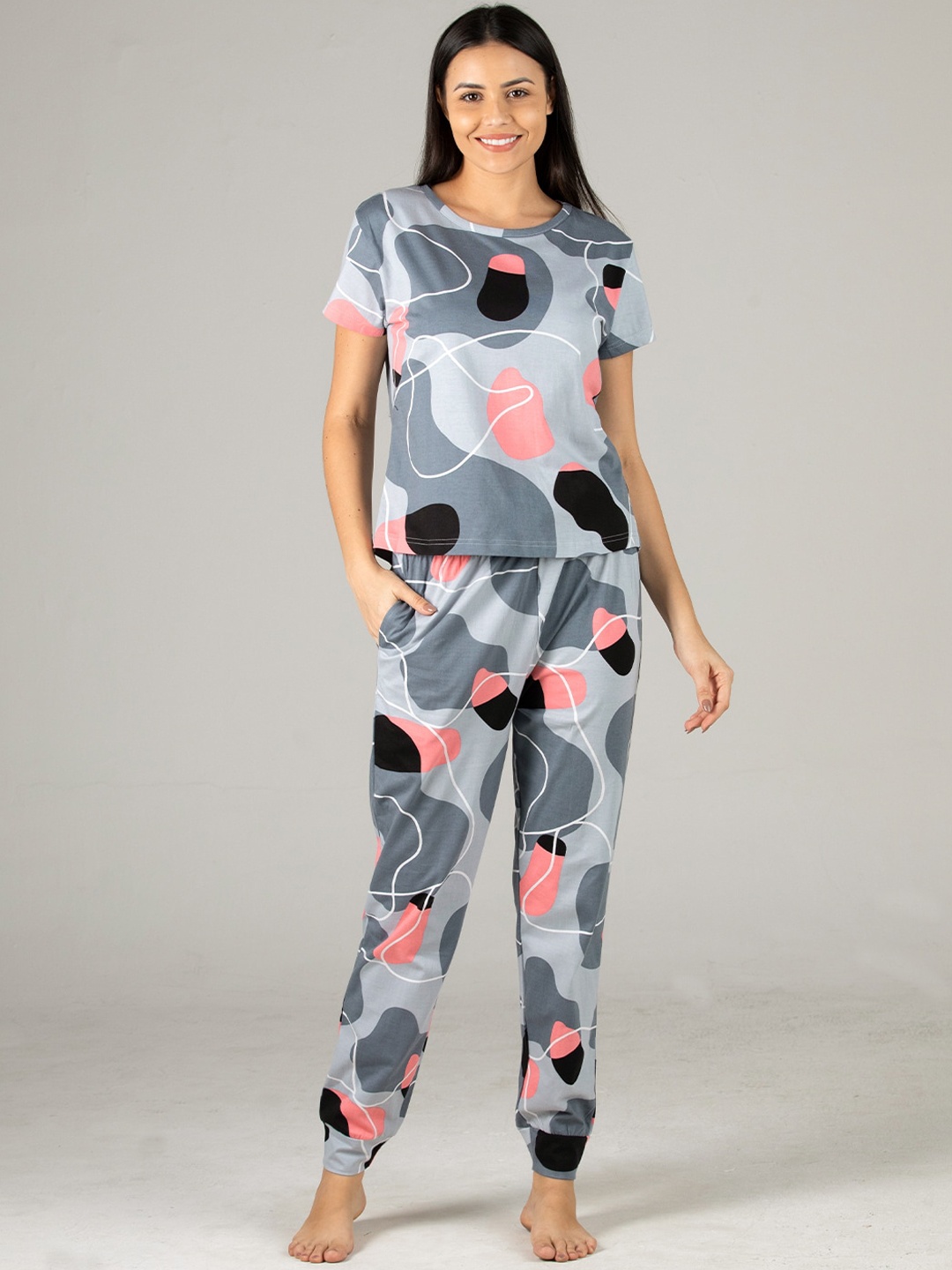 

evolove Women Grey & Peach-Coloured Printed Cotton Night Suit