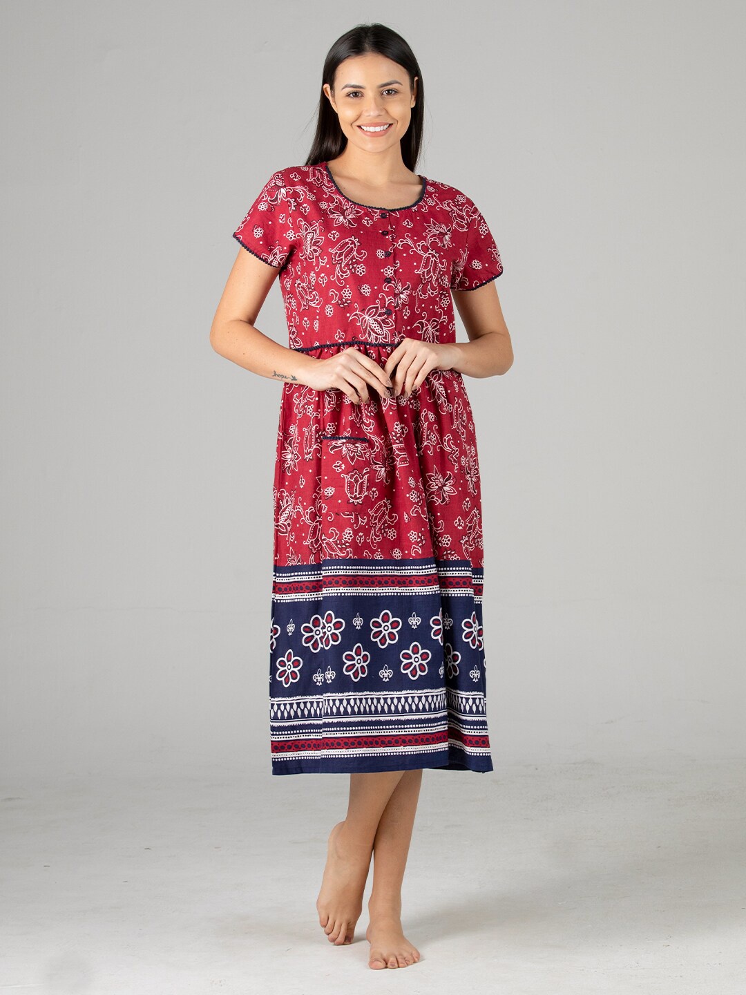 

evolove Red Printed Nightdress