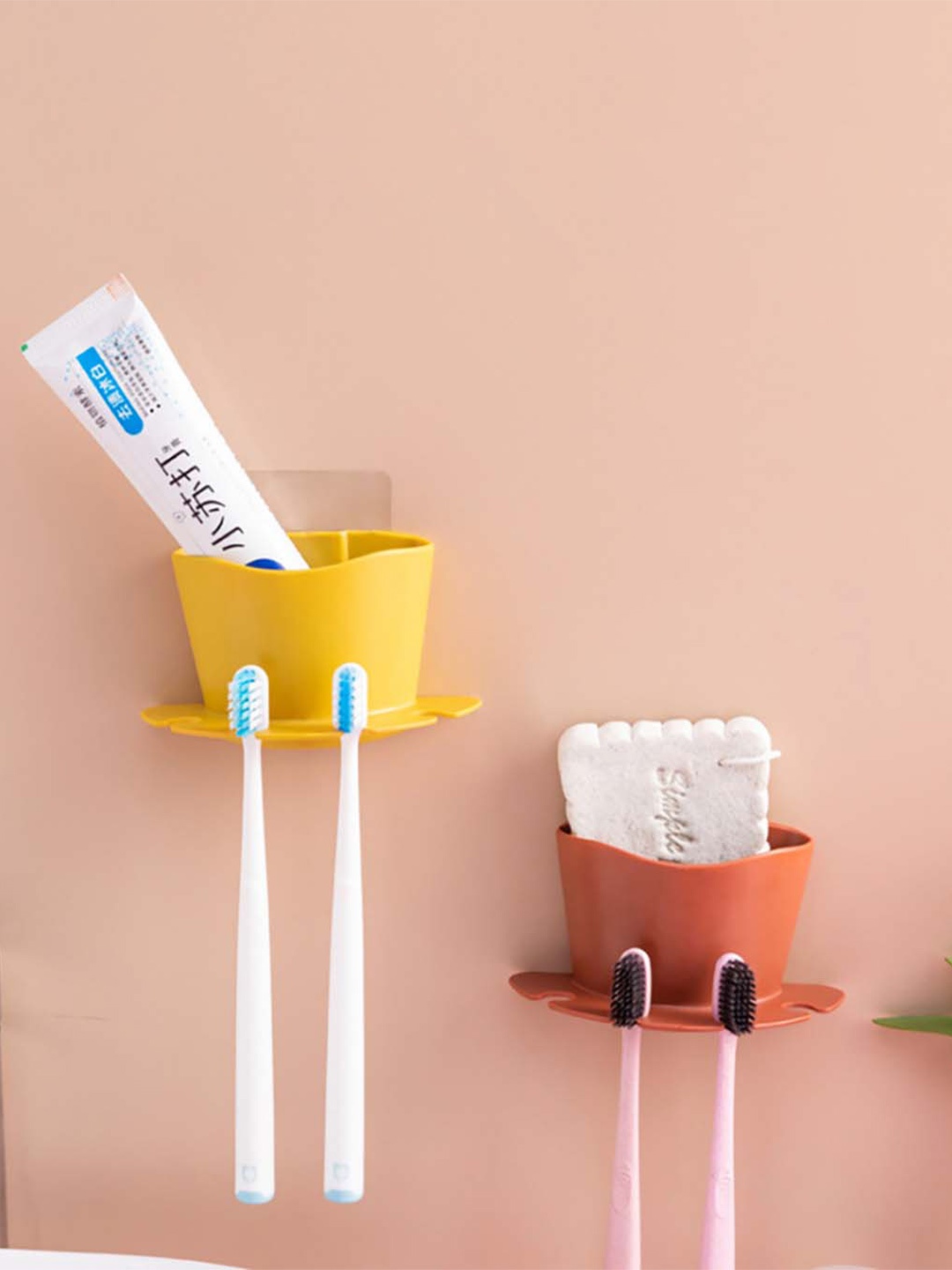 

MARKET99 Burgundy Plastic Wall Organizer