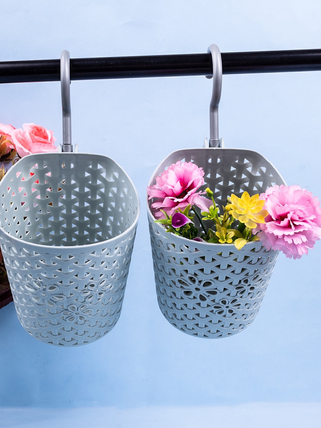 

MARKET99 Set Of 2 Grey Plastic Basket With Hook