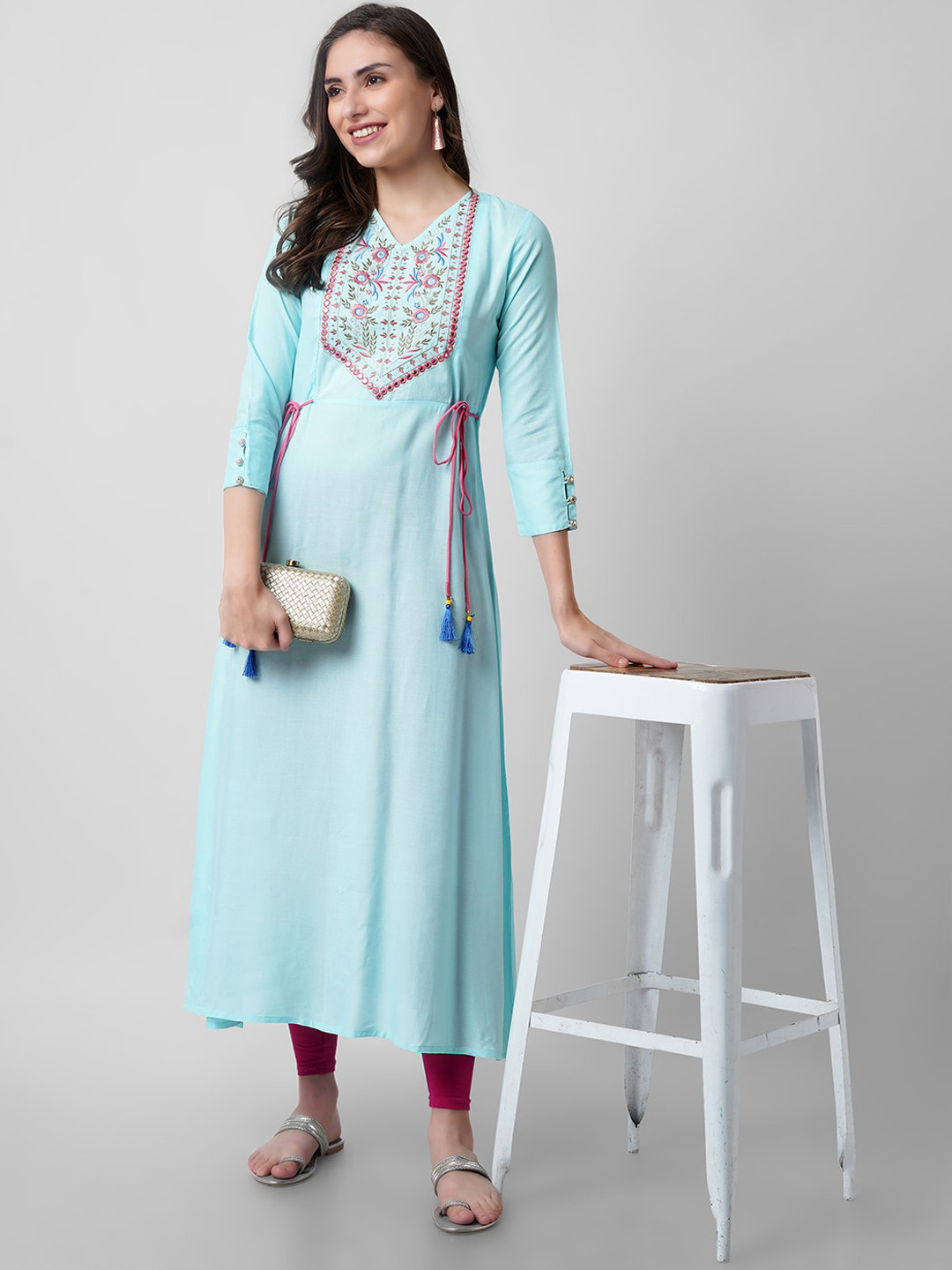 

KALINI Women Sea Green Geometric Thread Work Handloom Kurta